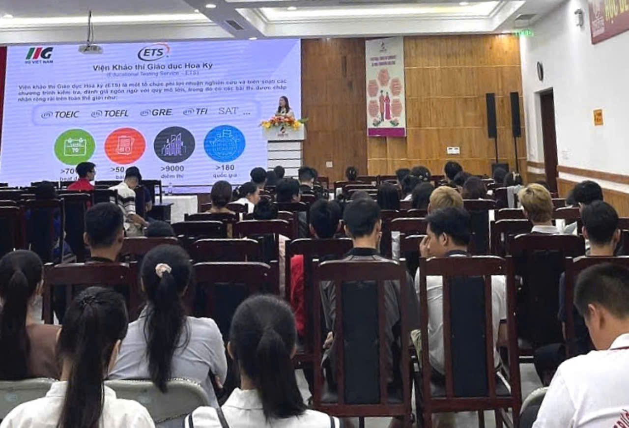 IIG Việt Nam phối hợp với trường Cao Đẳng Du lịch Huế tổ chức Hội thảo “TOEIC- Chuẩn đầu ra tiếng Anh- Bí Quyết chinh phục nhà tuyển dụng”