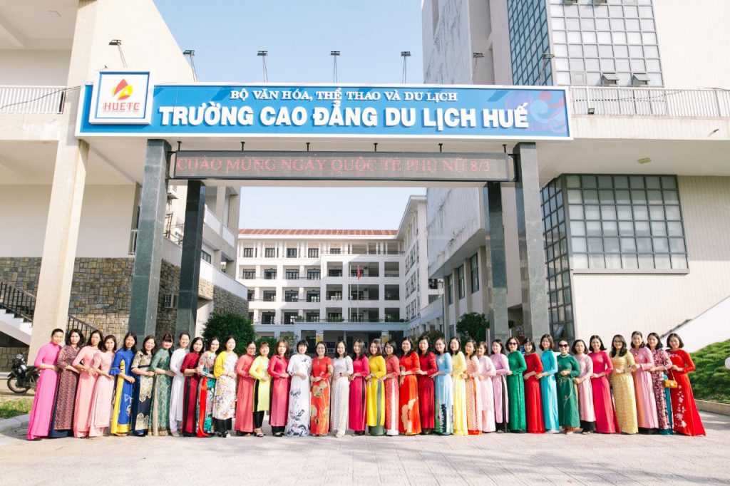 Hợp tác chuyển đổi số trong giáo dục mang lại nhiều thành tựu cho trường CĐ du lịch Huế